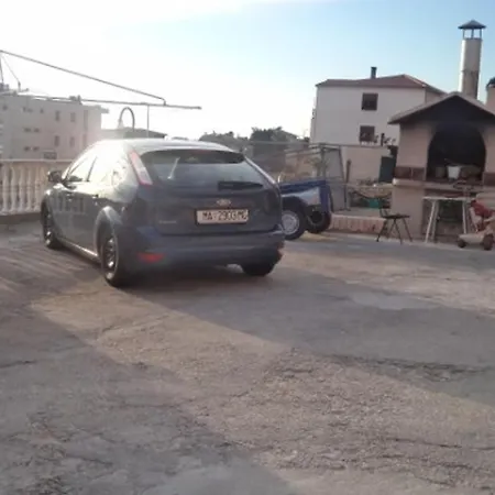 And With Parking Space - 13979 3* Makarska