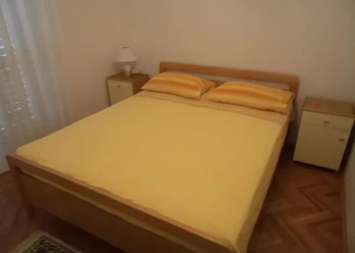 Guest house And With Parking Space - 13979 Makarska