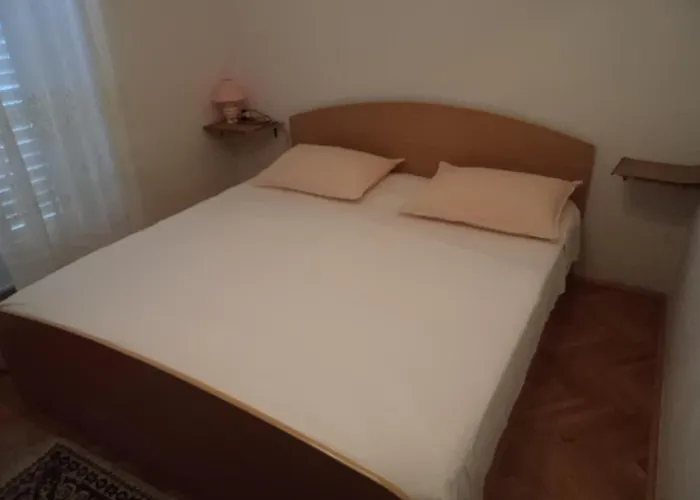 And With Parking Space - 13979 Guest house